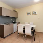 Favorit Aparthotel 3*