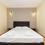 Favorit Aparthotel 3*