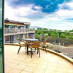 Favorit Aparthotel 3*