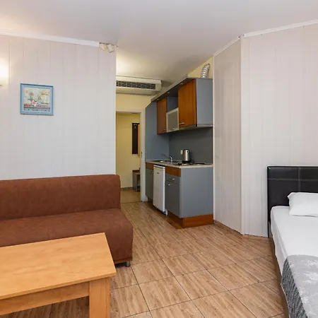 Apart-hotel Favorit