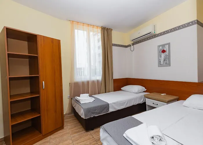 Favorit Apartmanhotel 3*