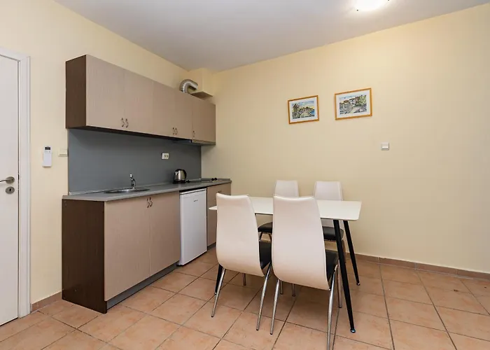 Favorit Apartmanhotel 3*