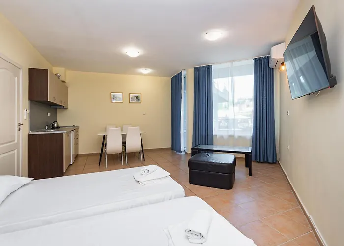 Apartmanhotel Favorit 3*