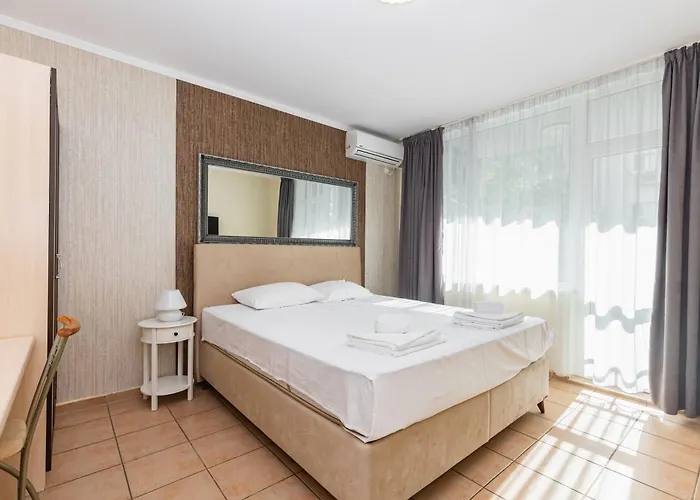 Apartmanhotel Favorit Napospart