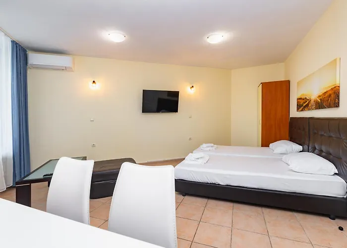 Apartmanhotel Favorit 3*